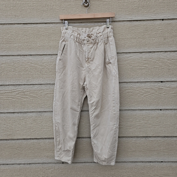 Zara Denim - Zara paper bag waist tapered leg khaki cropped pants size 8 light flaws